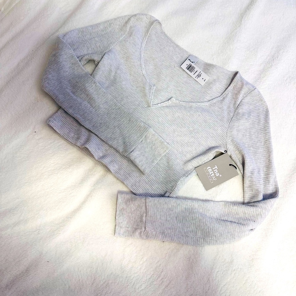 Aritzia TNA CozyAF Thermal Long Sleeve – Heather Cloud White – Size M, NWT